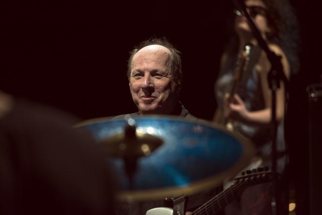 Adrian Belew (40)